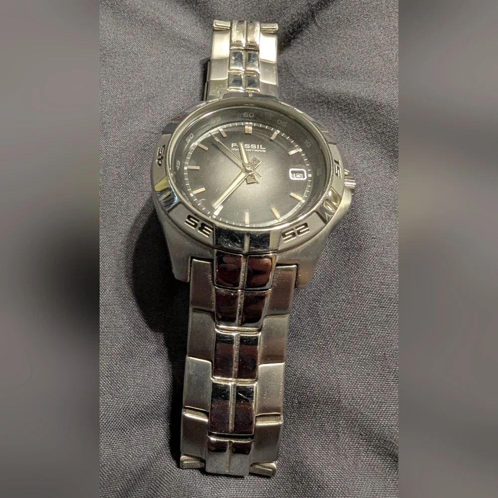 FOSSIL Unisex Silver Waterproof Watch with Dark Dial Vintage Needs Battery